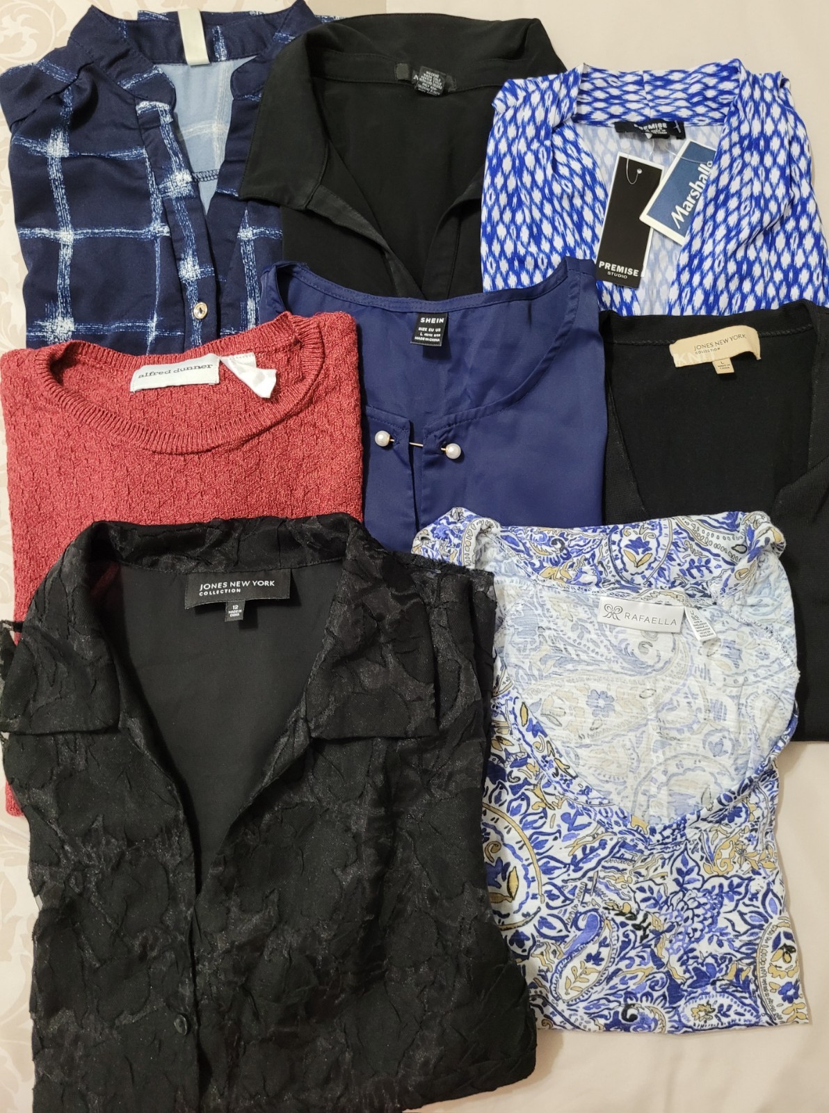 Women’s Tops. Lot of 8 Pieces. Size L. Various Brands. See Photos