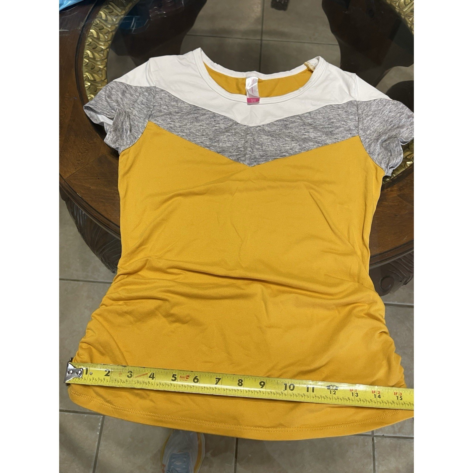 No Boundaries Womens Chevron Top Color Block Yellow Gray White Tee Shirt S