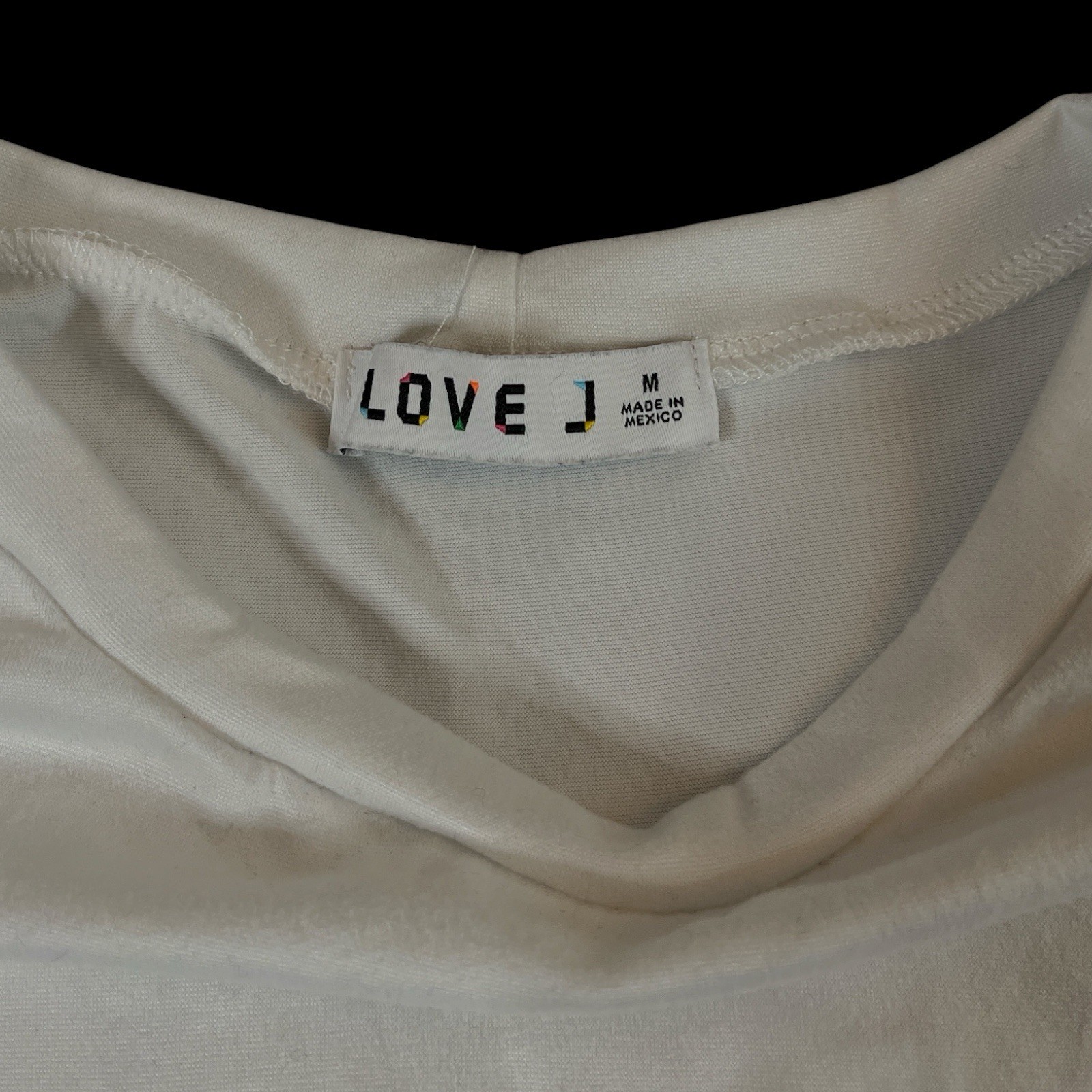 Love j White Woman’s Medium Heart Crop Top 15×24 Fits True To Size!
