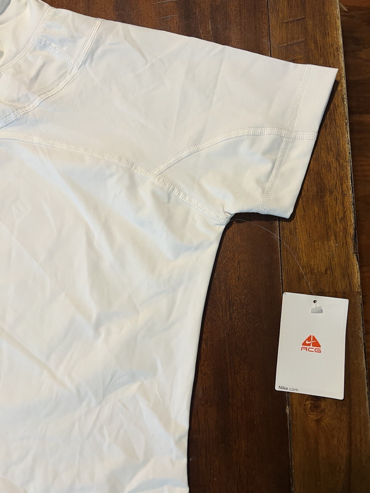 NWT Nike ACG Kurzarm Damen Water Tee Short Sleeve White Womens Active Top Large