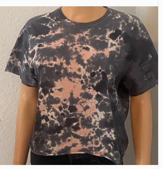 Chemistry Tie-Dye Short Sleeve Top – Black gray and Pink medium