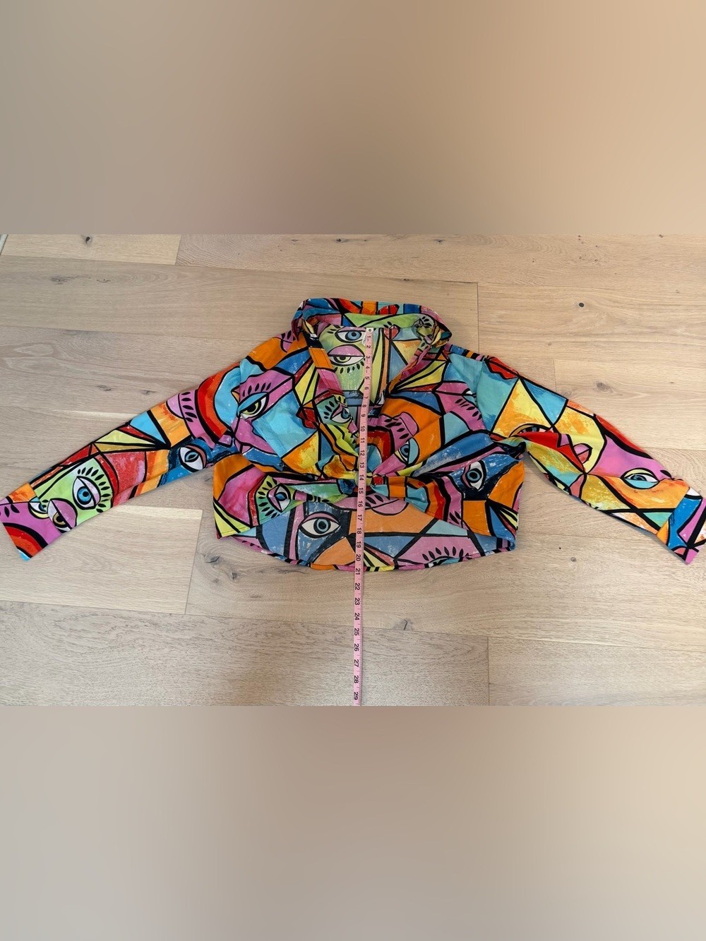 Live 4 Truth Abstract Face Print Cropped Front Knot Button Down Shirt Multi, 2X