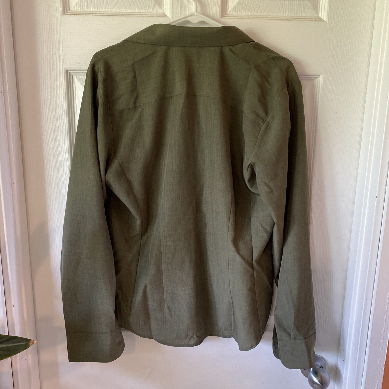 Doc & Amelia By Cintas Womens Medium Front Button Long Sleeve Casual Shirt Green