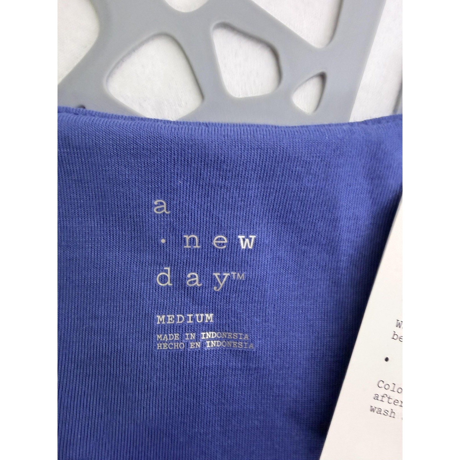 A New Day Tank Top Womens Medium Blue V Neck Sleeveless Stretch Basic NWT