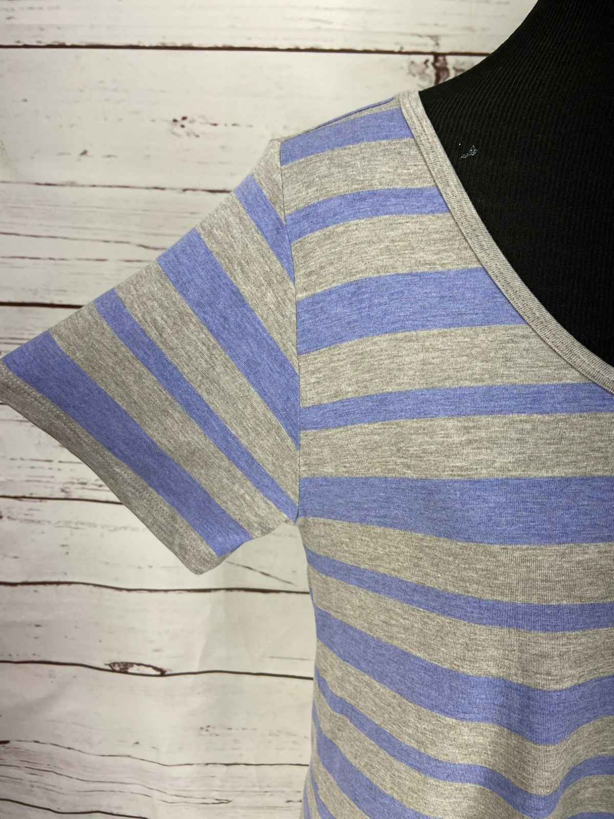 LuLaRoe Classic T-Shirt Medium Gray & Blue Stripes 95% Rayon 5% Spandex