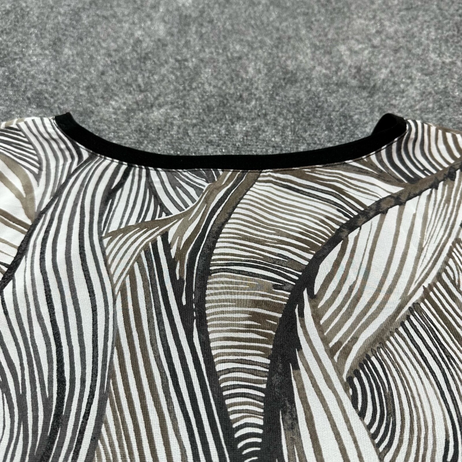 Chicos Shirt Womens 3 Black White Polyester V-Neck Short Sleeve Made In Korea
