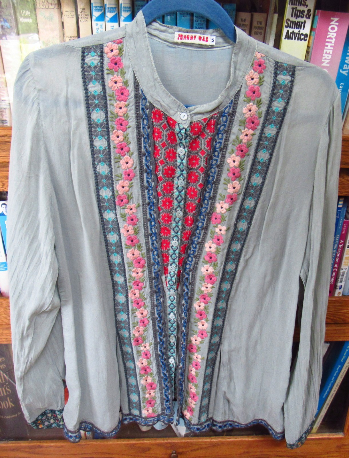Johnny Was Kabuki Tunic Top M Embroidered Rayon Blouse Sea Green Long-Sleeve EUC