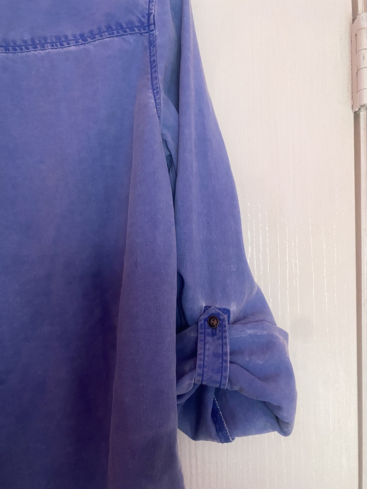 Express Boyfriend Chambray M Denim Shirt Womens Button Down Blue