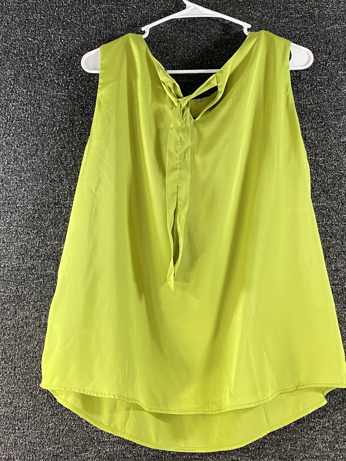 The Limited Women’s Tank Top Round Neck Tie Back Green Size L
