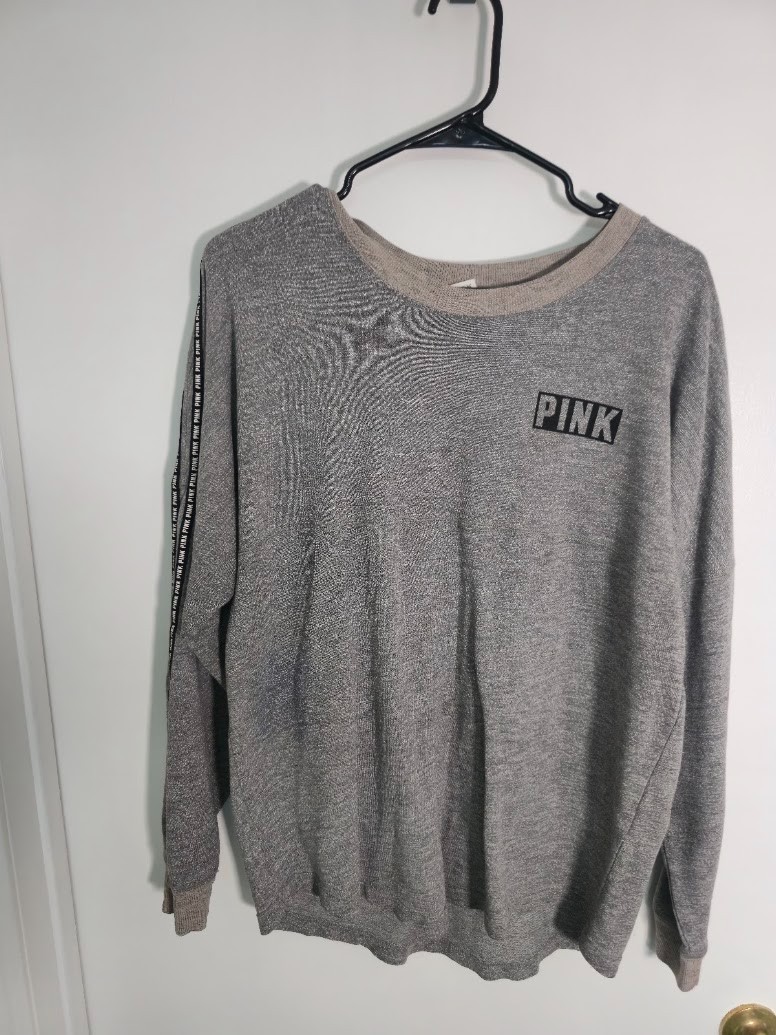 PINK Victoria’s Secret Women’s M Gray Long Sleeve Logo Shirt Tape Sleeve