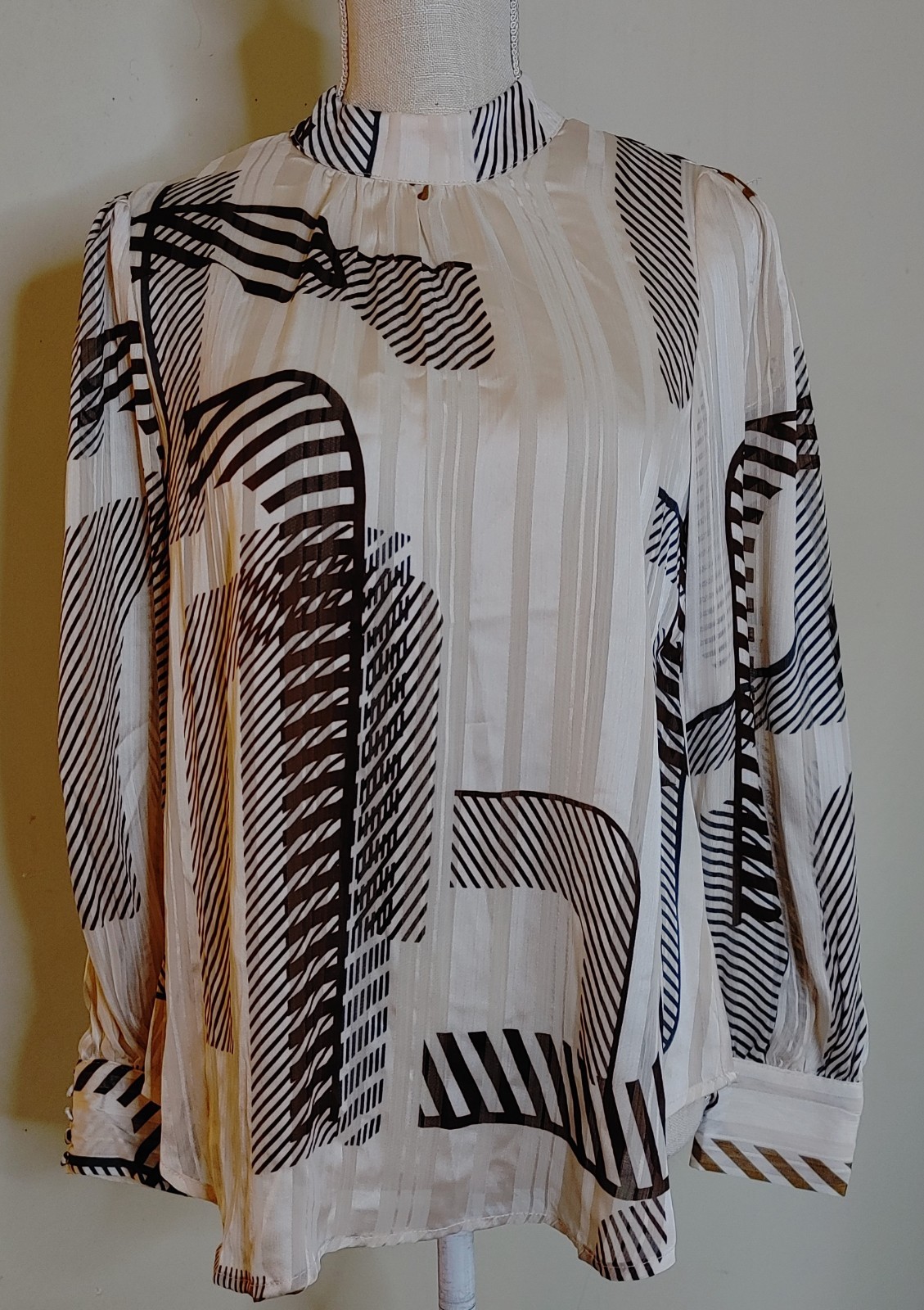 VICI Sheer Geometric Print Blouse Career Top Shirt sz S Mock Neck Long Sleeve