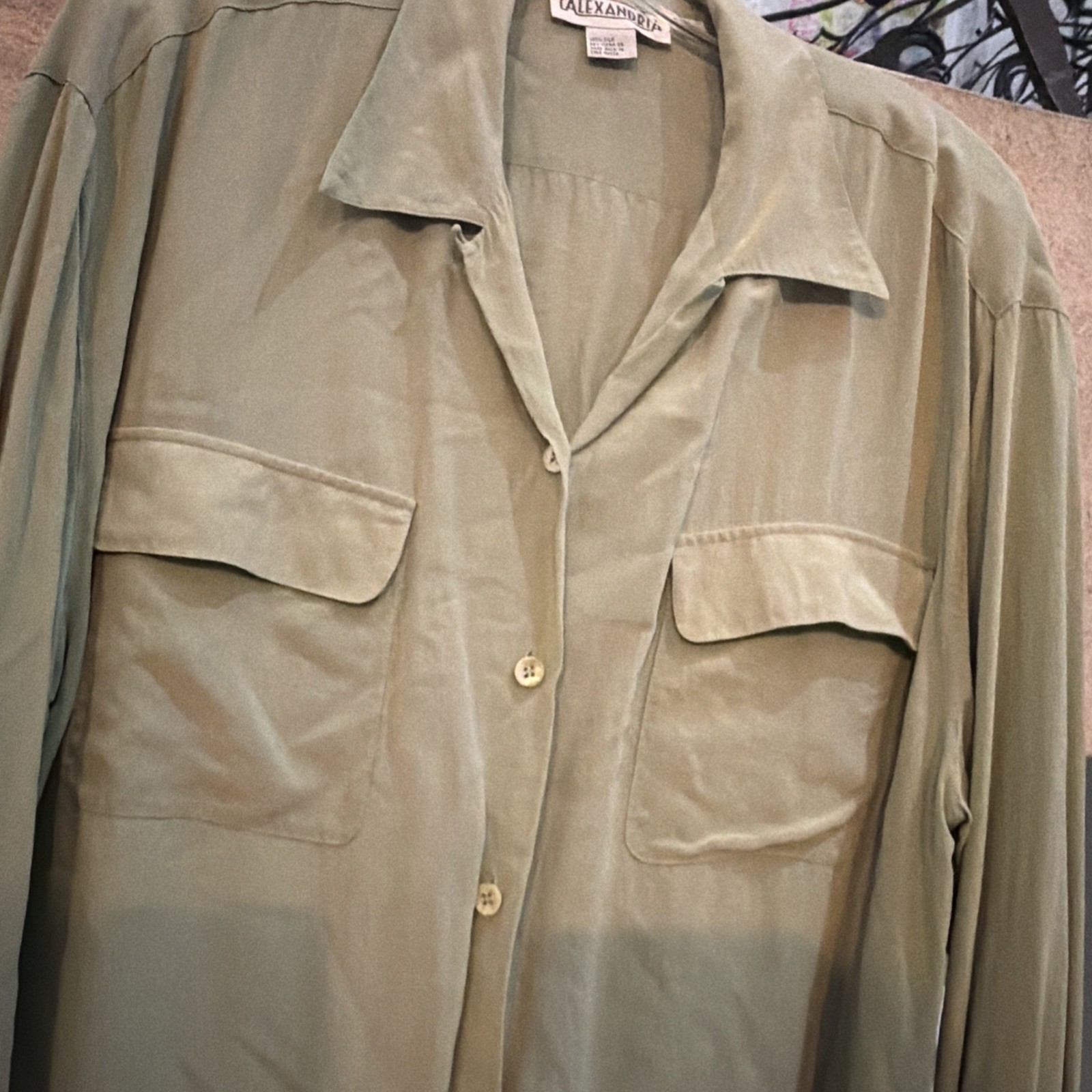 Vintage Y2K Alexandria L Minimalist 100% Silk Button Up Collar Blouse Sage Green