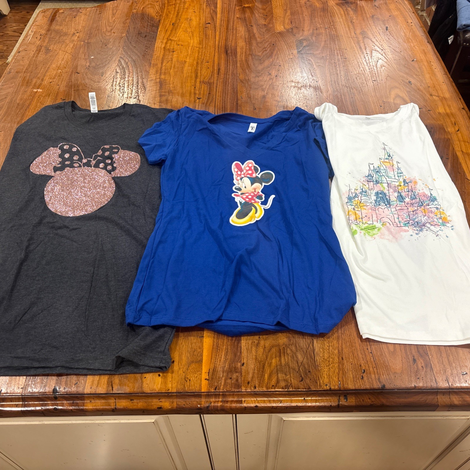 Lot 3 Women’s Disney T-shirts 2 Basic 1 Fitted Large 2 Minnie Mouse 1 Castle