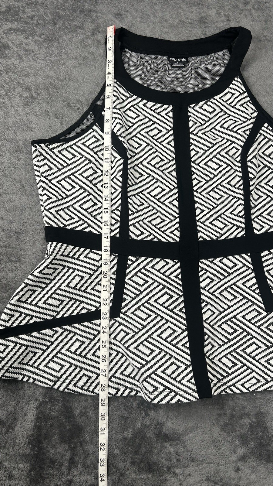 City Chic sleeveless peplum Top Women Sz L Black/white Geometric EUC