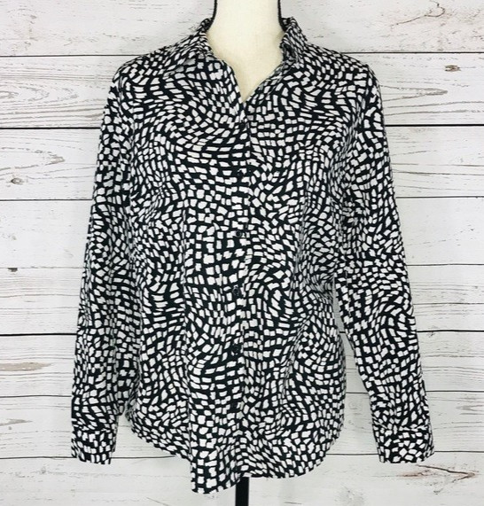 CHICO’S Womens 1 (Med) Black White Geometric Wrinkle Resist Top Blouse Shirt EUC