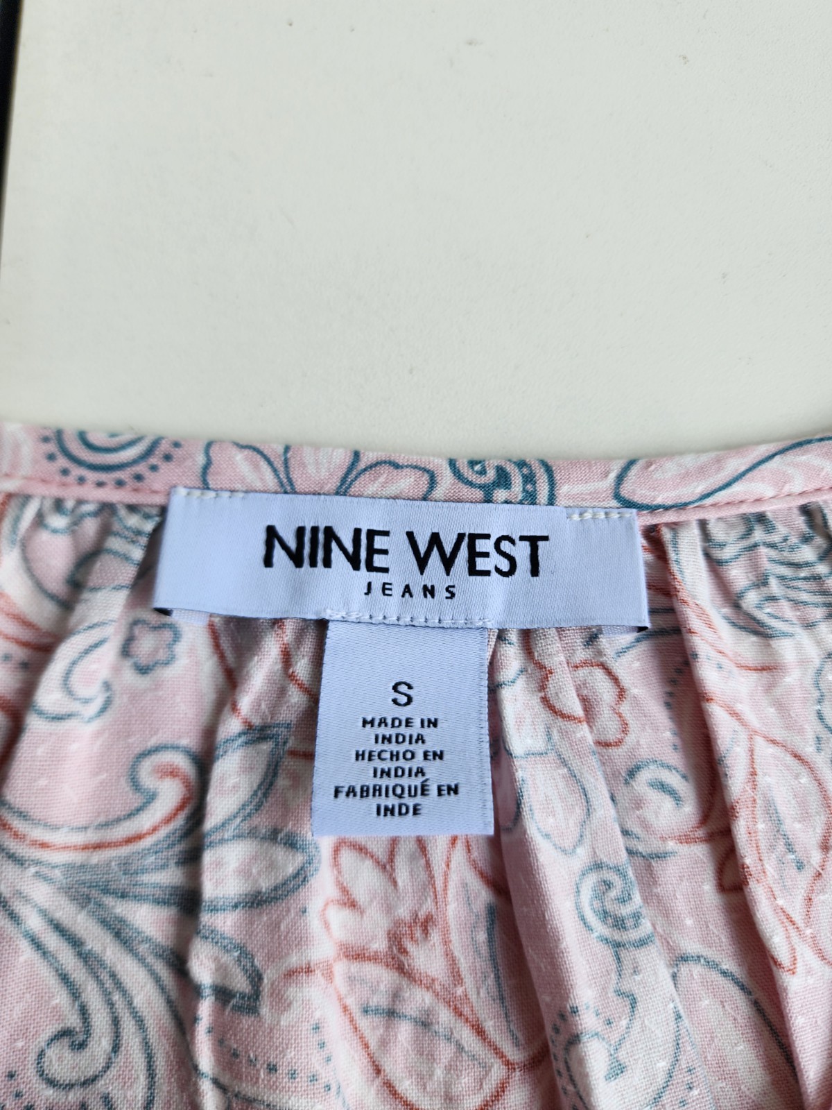 Nine West Women’s Blouse Pink Paisley Print Relaxed Fit Split Neck Viscose Sz S