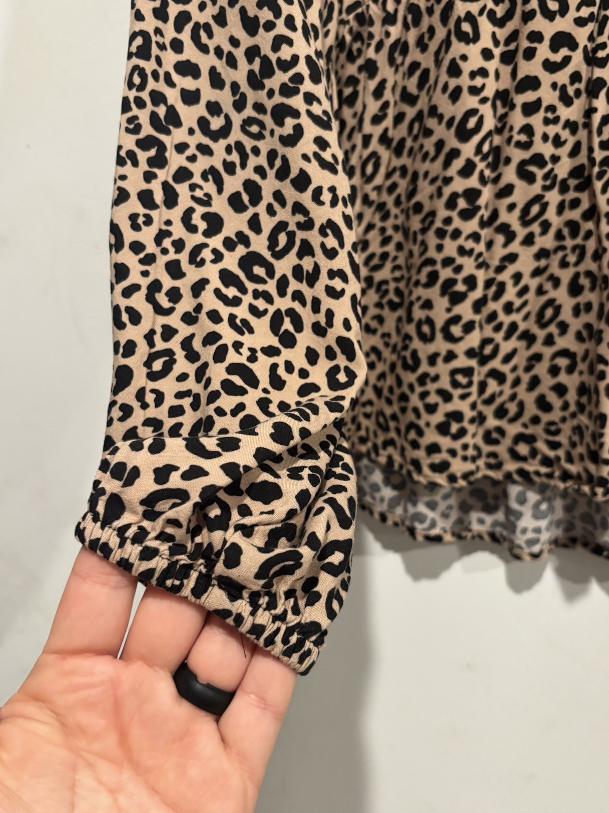 Ckh Clockhouse Women’s Beige/Black Leopard Print V-Neck Button Blouse Size 44