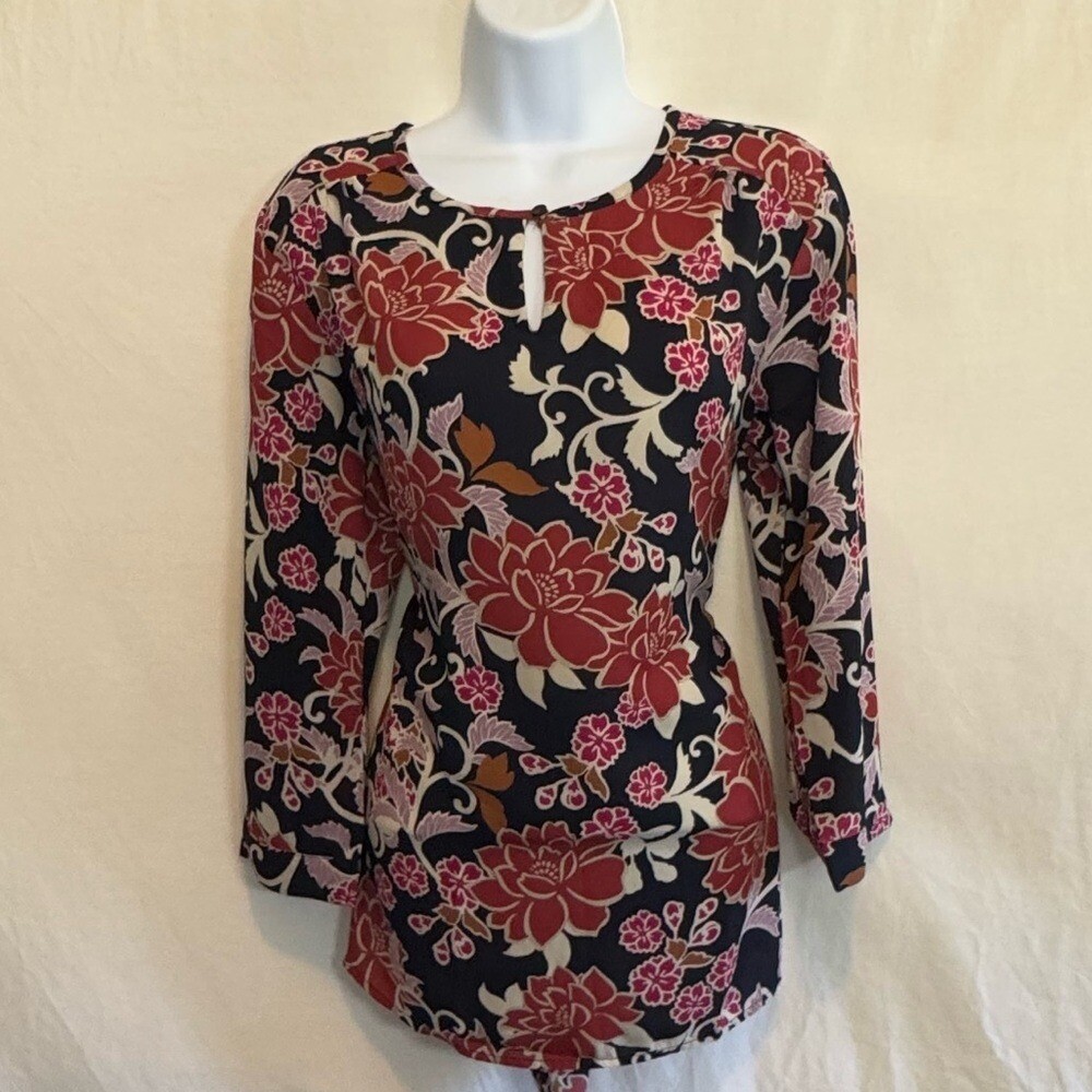 D-108 Van Heusen Black & Red Floral Long Sleeve 3/4 Sleeve Pullover Blouse Sz S