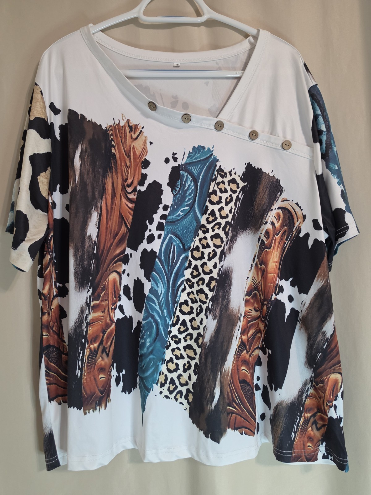Women’s Size 3XL Animal Print With Teal Western Tooling And Asymmetrical V-Neck