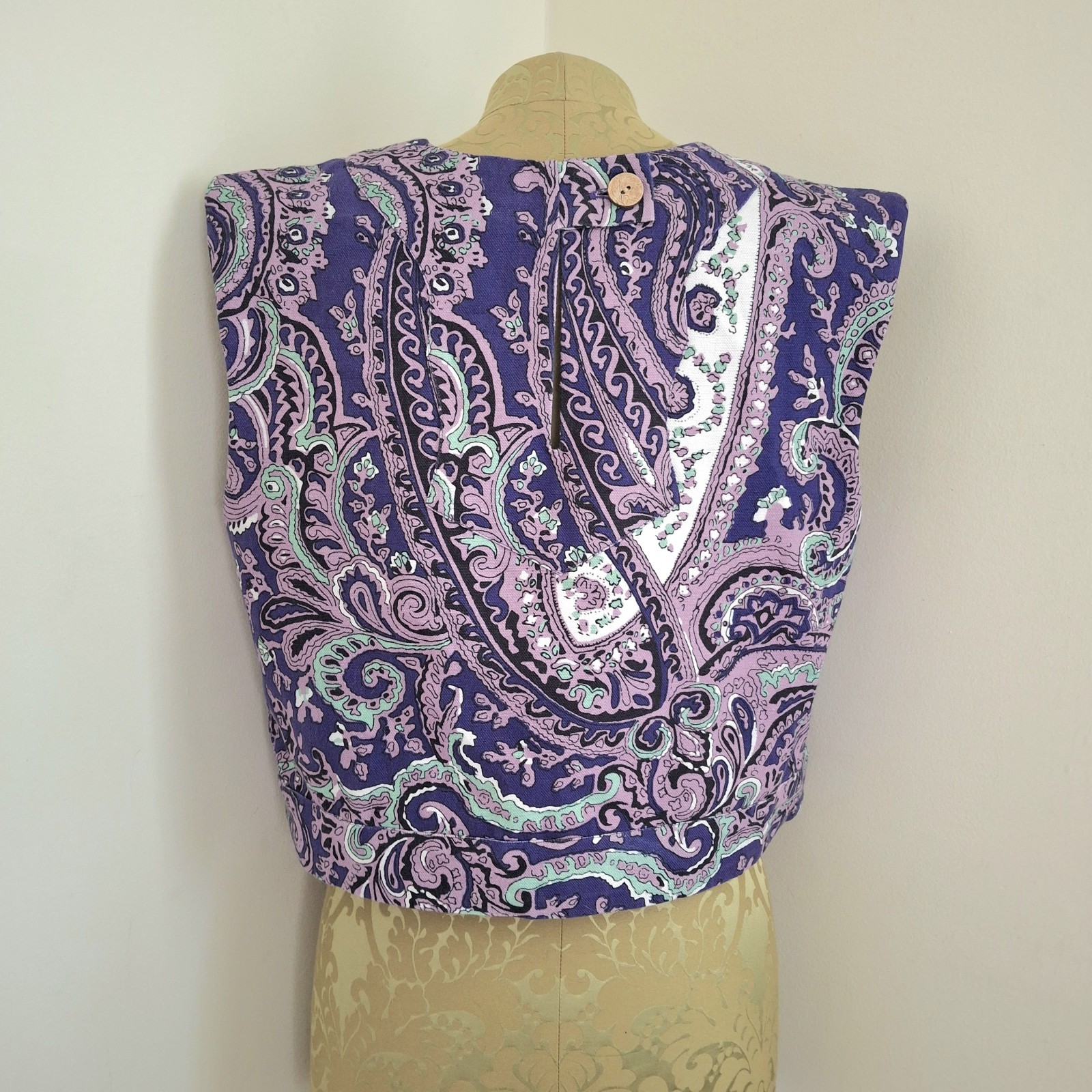 Julia Armory Purple Paisley Structured Cropped Cotton Blouse Small Preppy Luxury