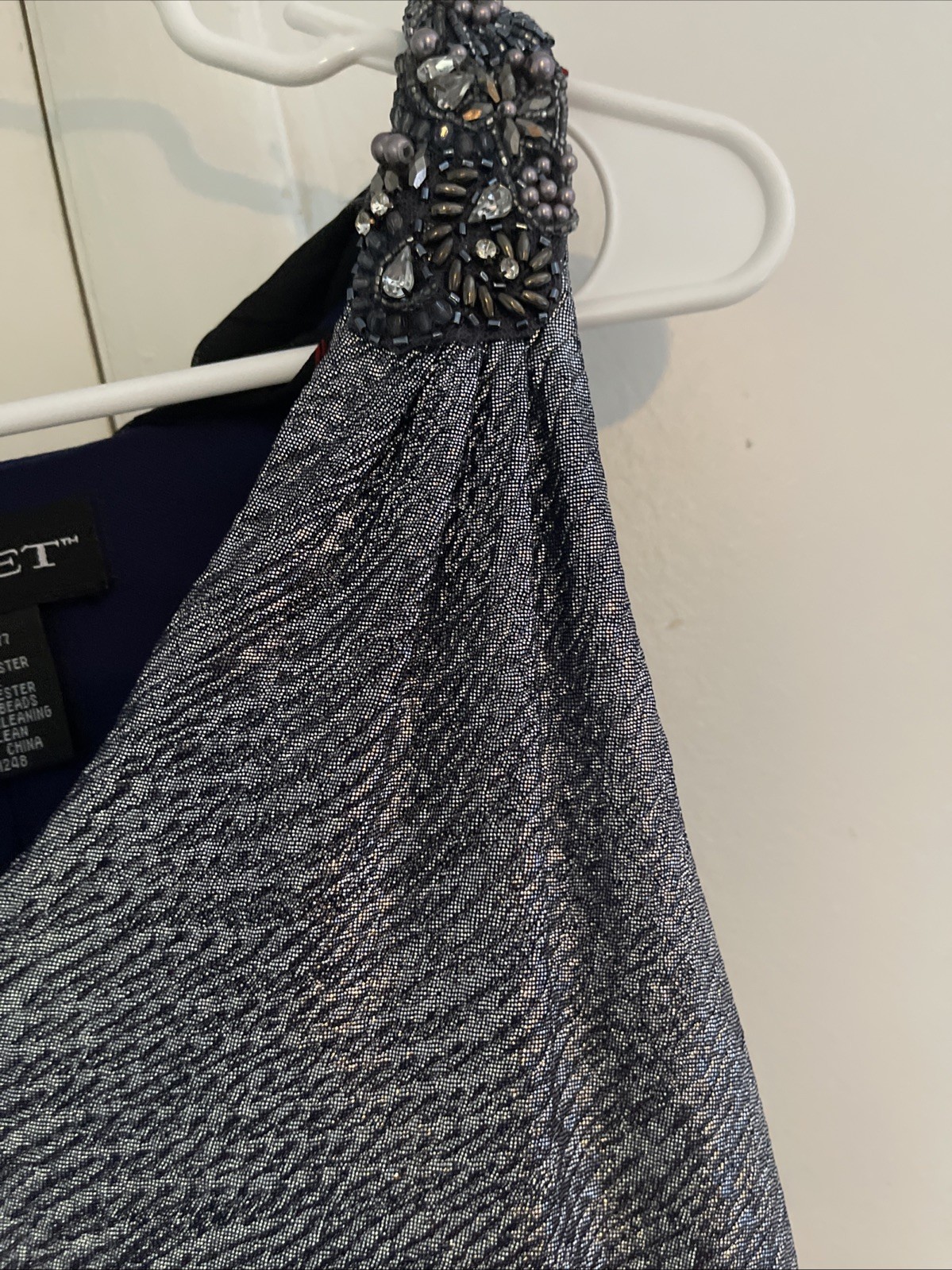 Cachet silver metallic sleeveless evening Dress