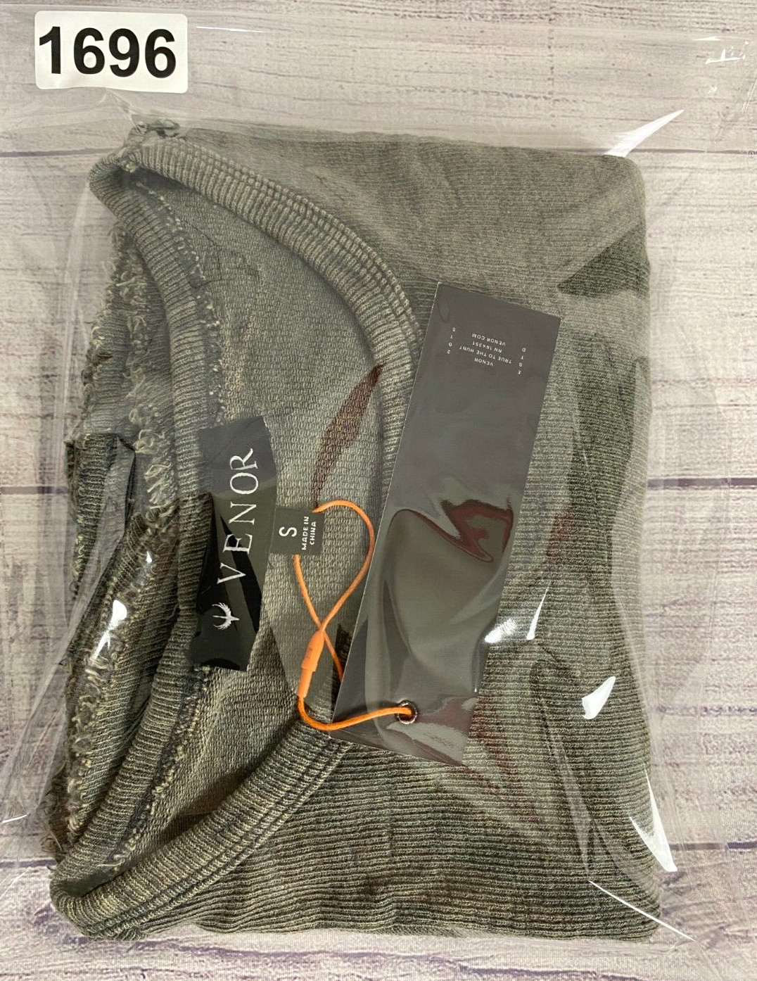 Venor Women’s Size Small True To The Hunt Loose Fit Baggy Sleeve Shirt