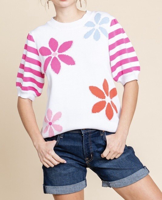 🔥🔥Beautiful Boutique NWT Bubble Sleeve Knit Top White With Flowers Size Small