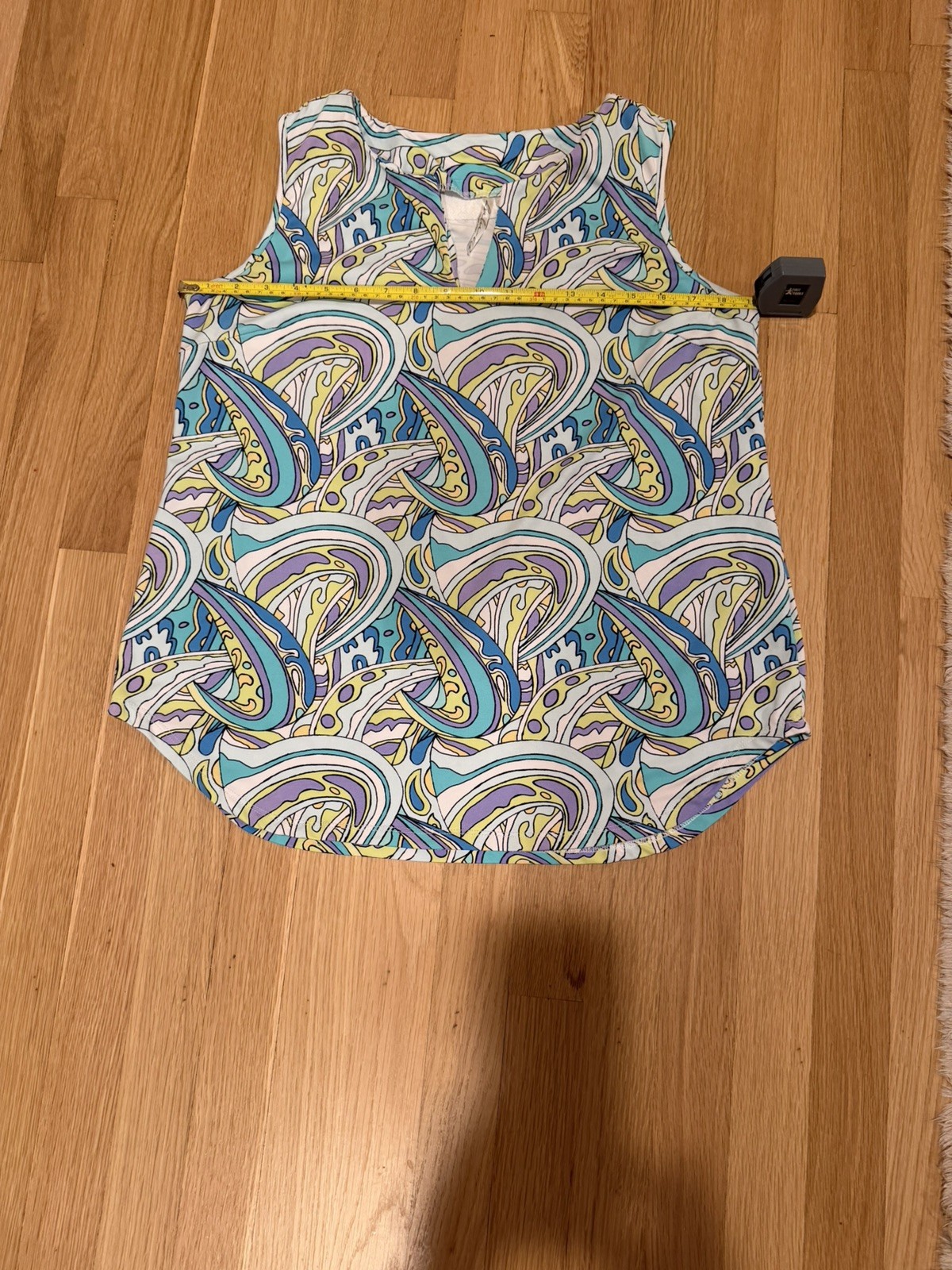 LULU B Sleeveless V-Neck UPF 50+ Top Multi Color Shirt Stretch Coastal M