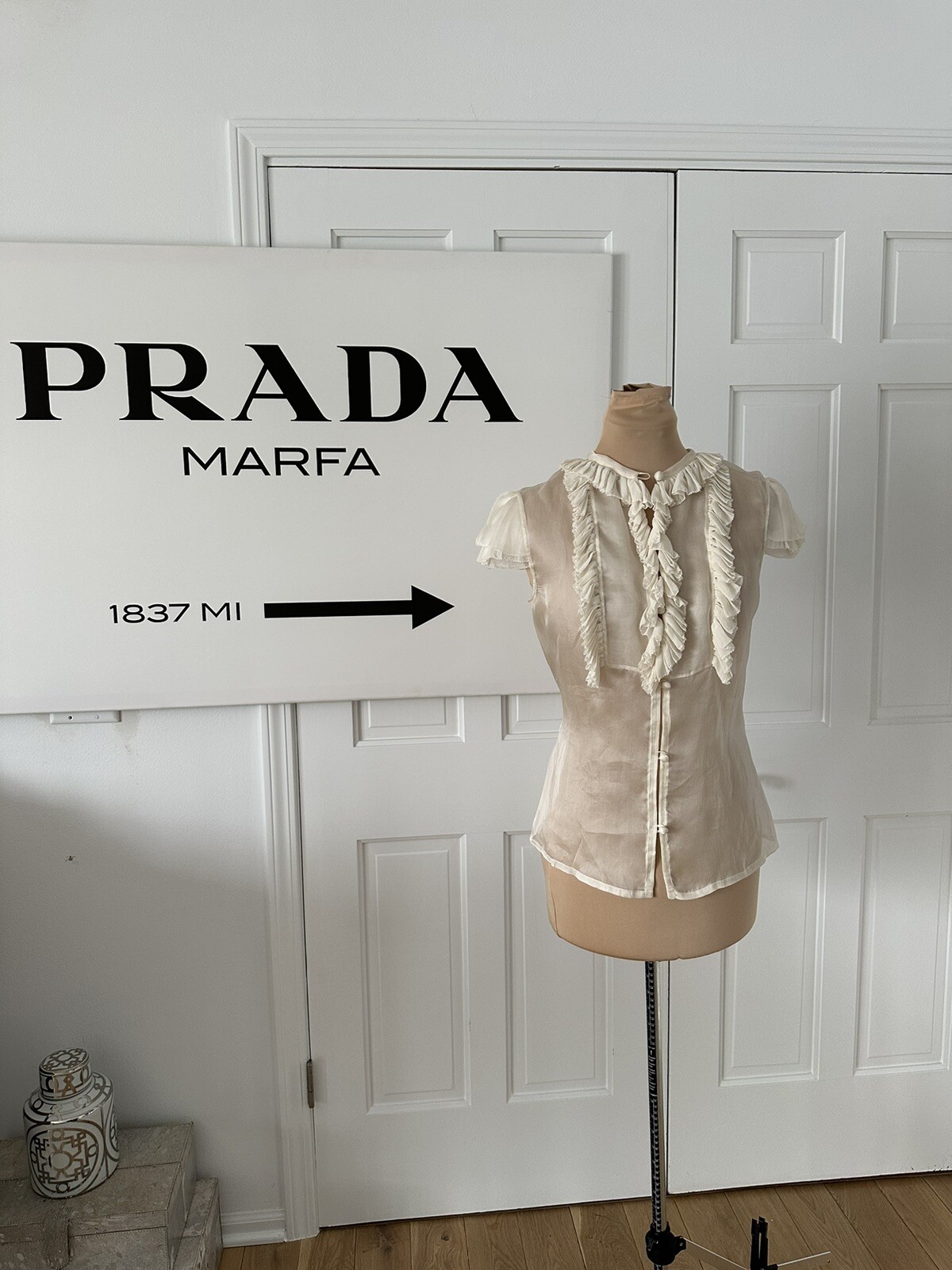 VALENTINO GORGEOUS Blouse (Fit’s S) Retail: $ 1.300,-