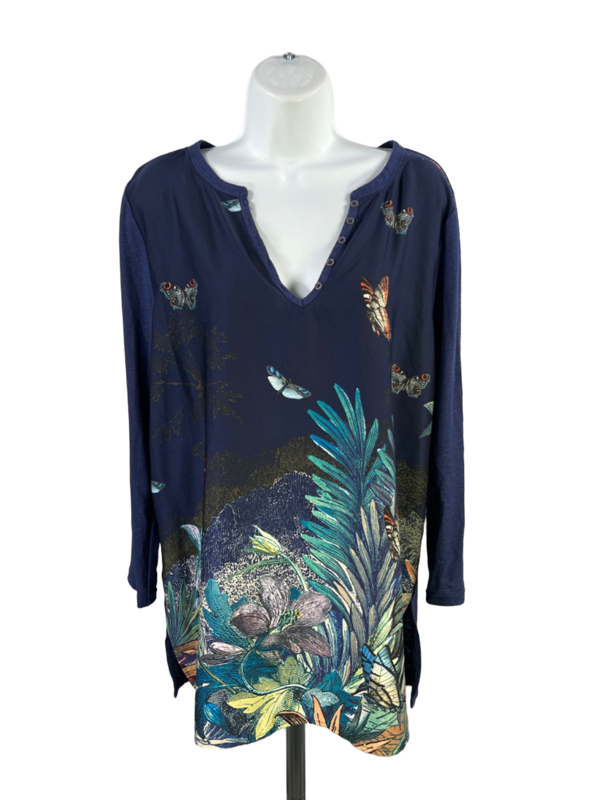Akemi + Kin Anthropologie Women’s Blue Wrist Length Graphic Front Blouse – M