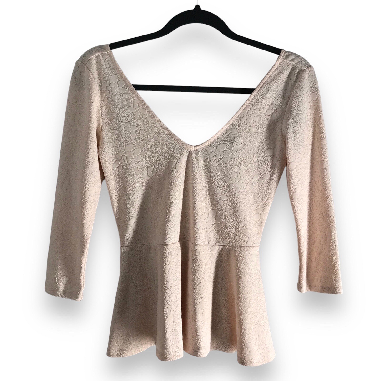 Forever 21 Size Small Light Pink Textured Floral Top Peplum Hem Deep V Neckline