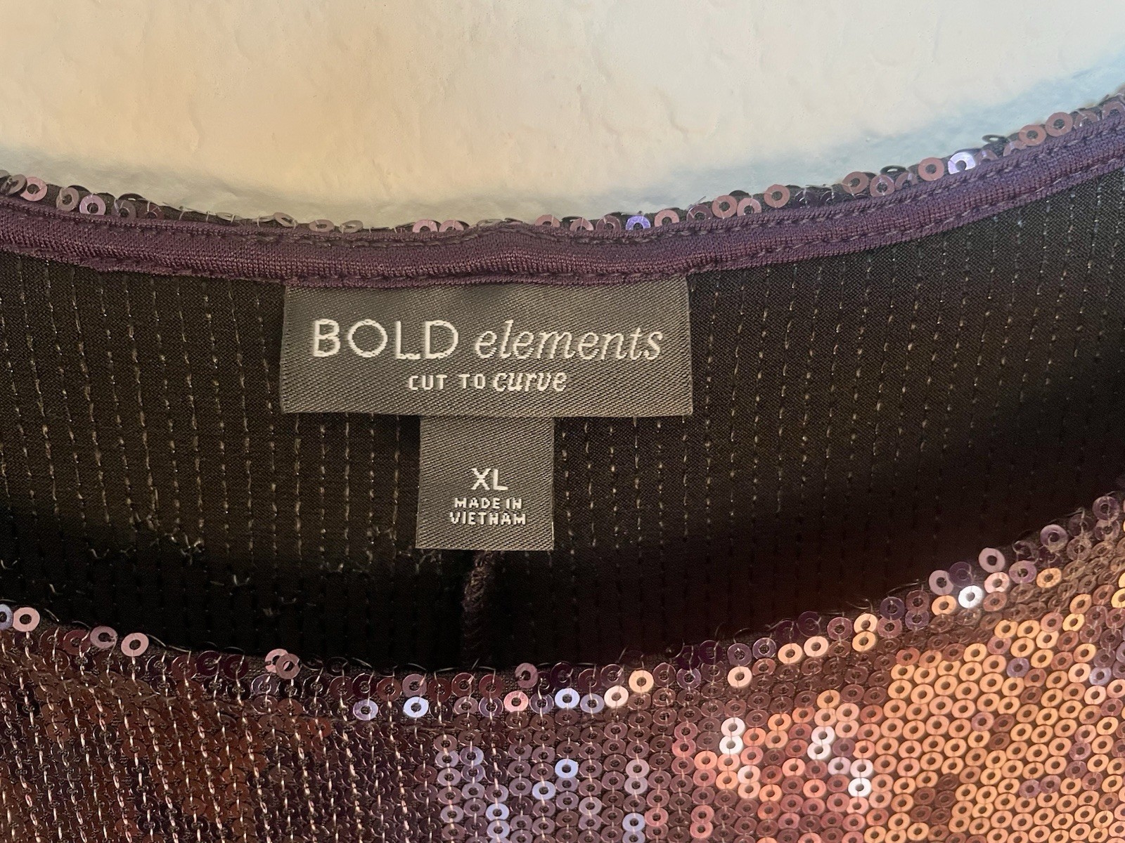 BOLD elements Women’s XL Purple Solid Scoop Neck Long Sleeve Sequin Top
