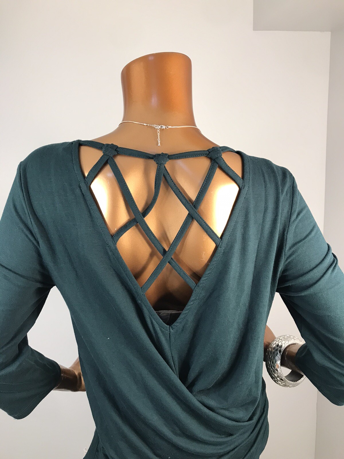 New York & Company L Top NWT $44 Green Shirt Crew Neck Twisted Back Blouse 3/4Sl