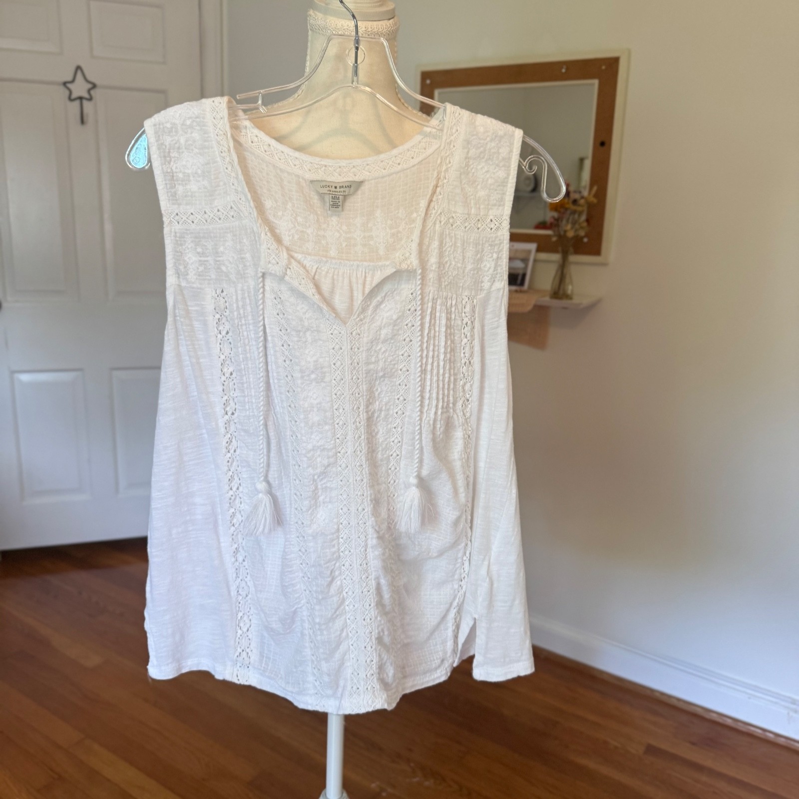 Lucky Brand White Feminine Boho Embroidered Lace Tank Top w/Tie Tassels Sz Med
