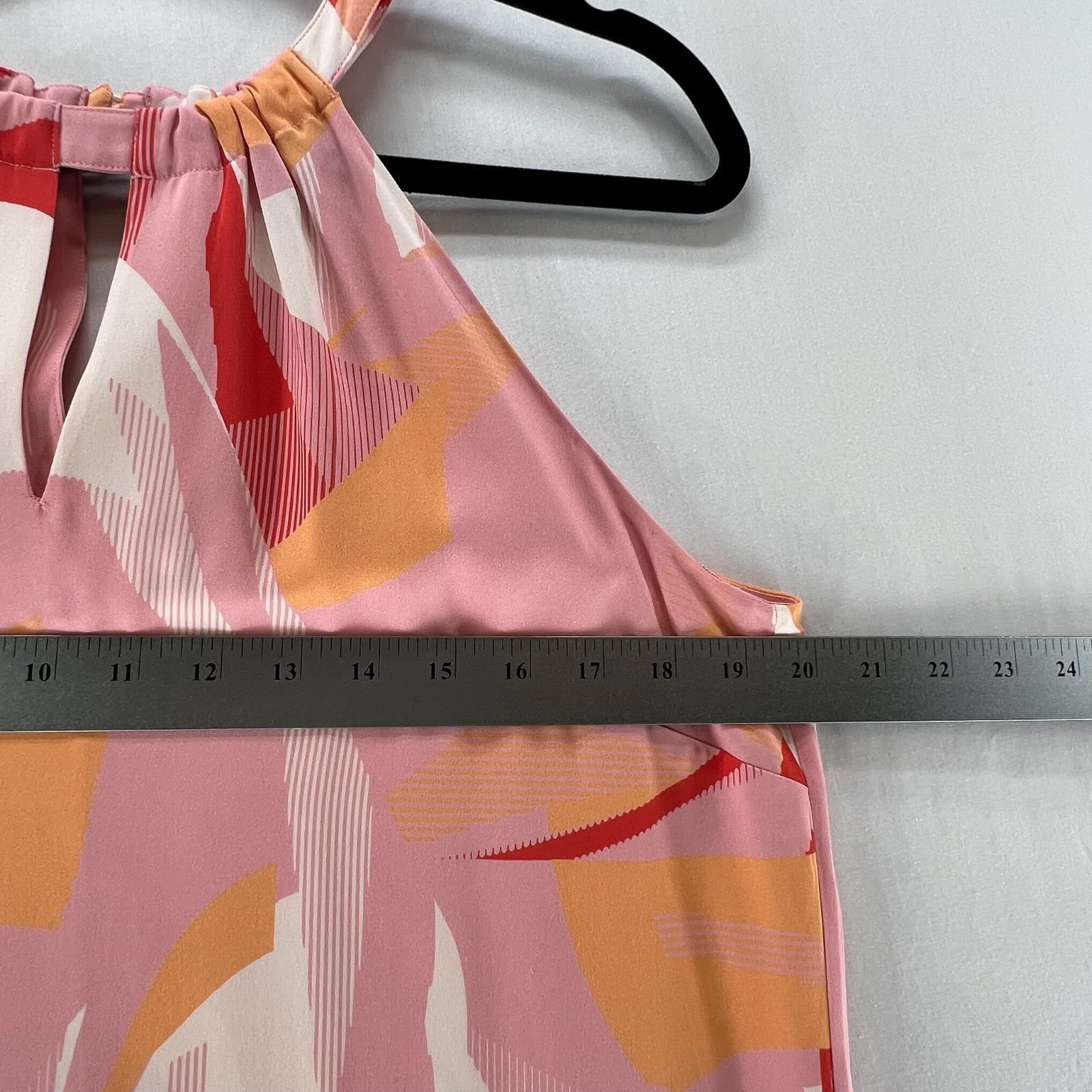 Classiques Entier Halter Neck Top Womens M Silk Stretch Sleeveless Abstract Pink