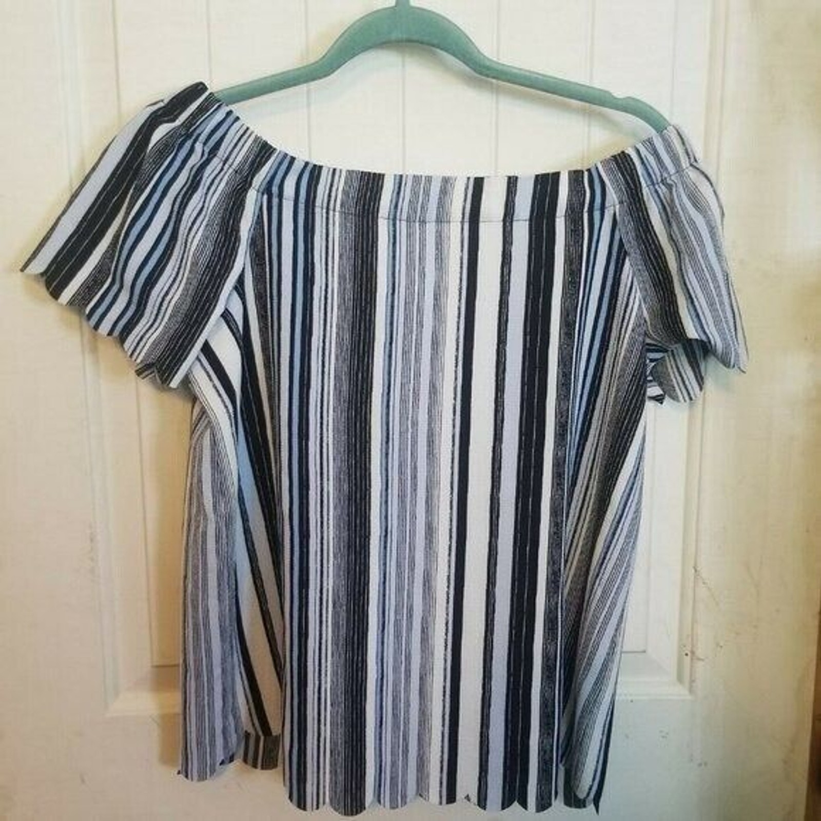 ELLE Womens Sz XS Blue White Striped Off The Shoulder Scalloped Hem Blouse