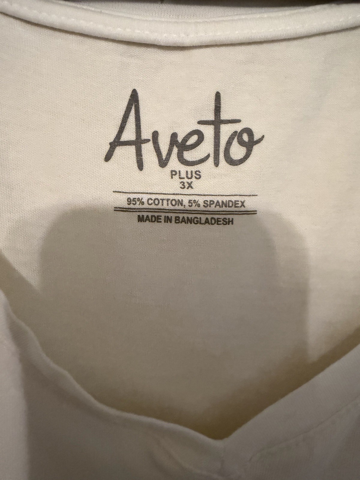 Aveto White Solid V-Neck Short Sleeve Pullover Plus 3X Knit Stretch T-Shirt