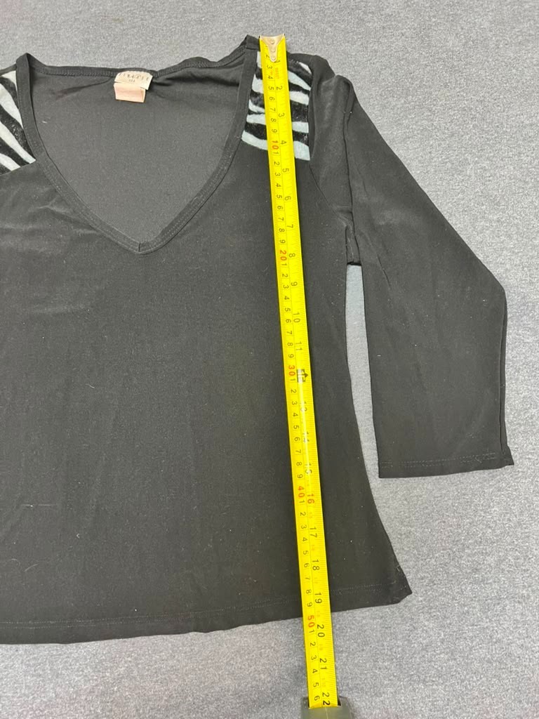 Finesse Women’s Black Long Sleeve Shirt Size Large Zebra Print Shoulder Top