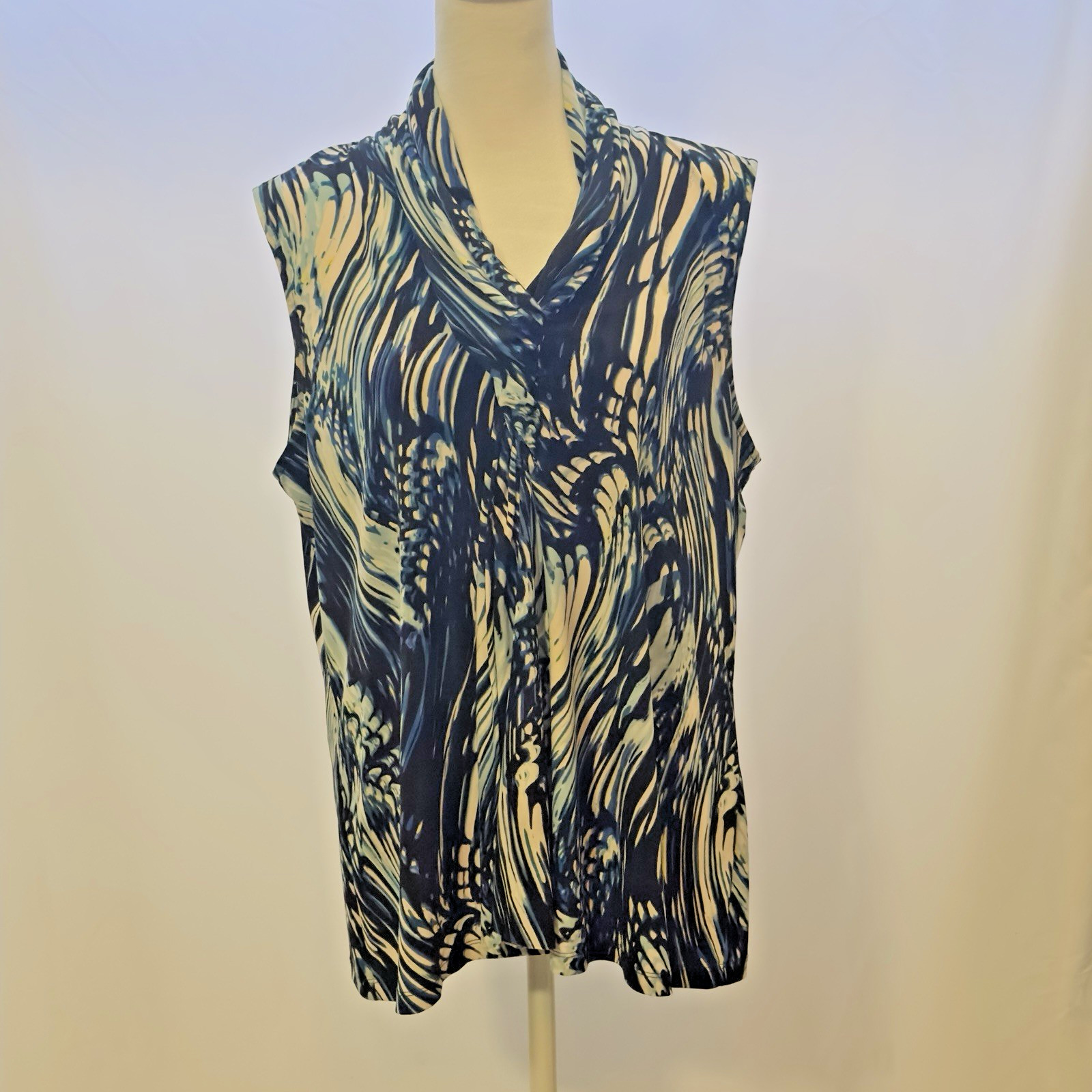 Peck & Peck SZ XL Sleeveless Multi Blues Pull-on Blouse Top Front Roll Neck