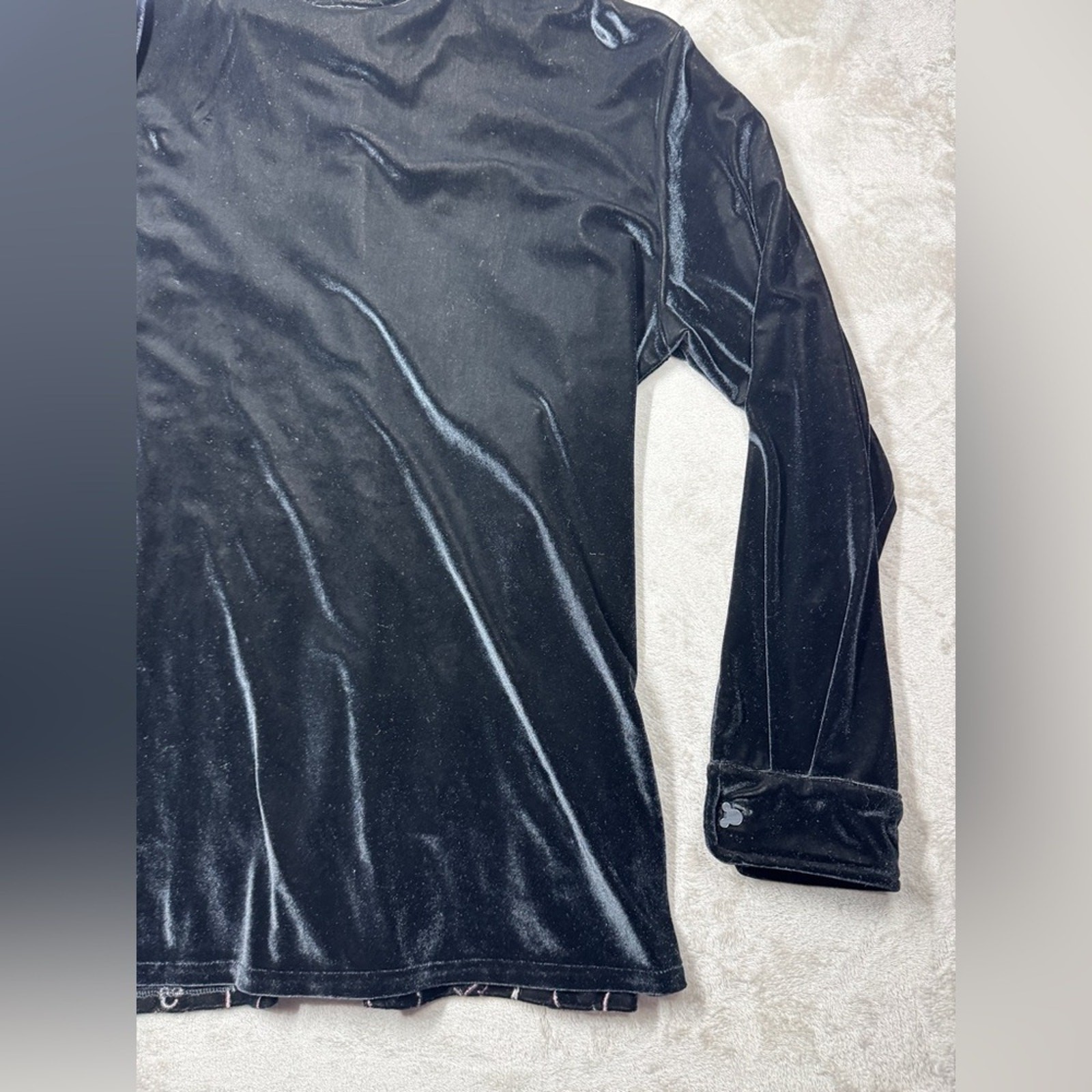 The Disney Store Vintage Women’s Black Velvet Embroidered Mickey Shirt Size XXL
