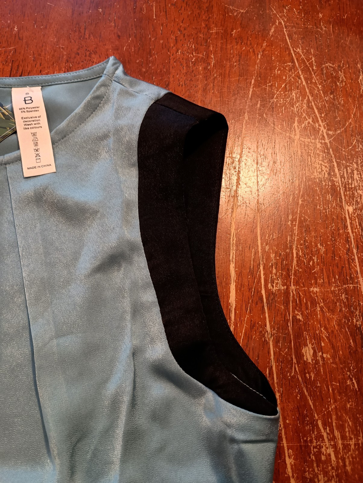 Blooming Jelly Women’s Blue Sleeveless Pleated Summer Dressy Top Size Small