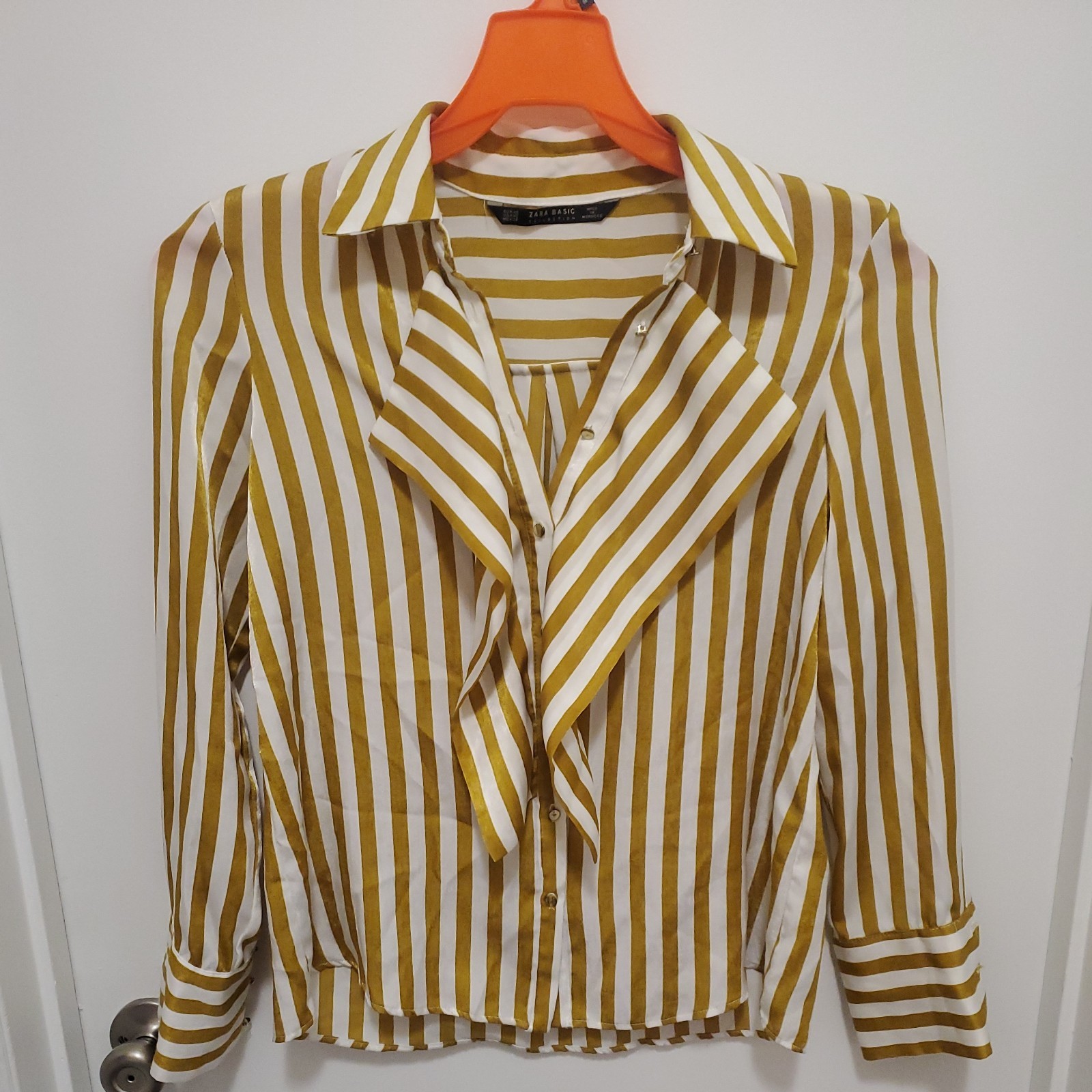 ZARA Women’s Shirt Blouse Top Sz XS Silky Material Gold & White Stripes