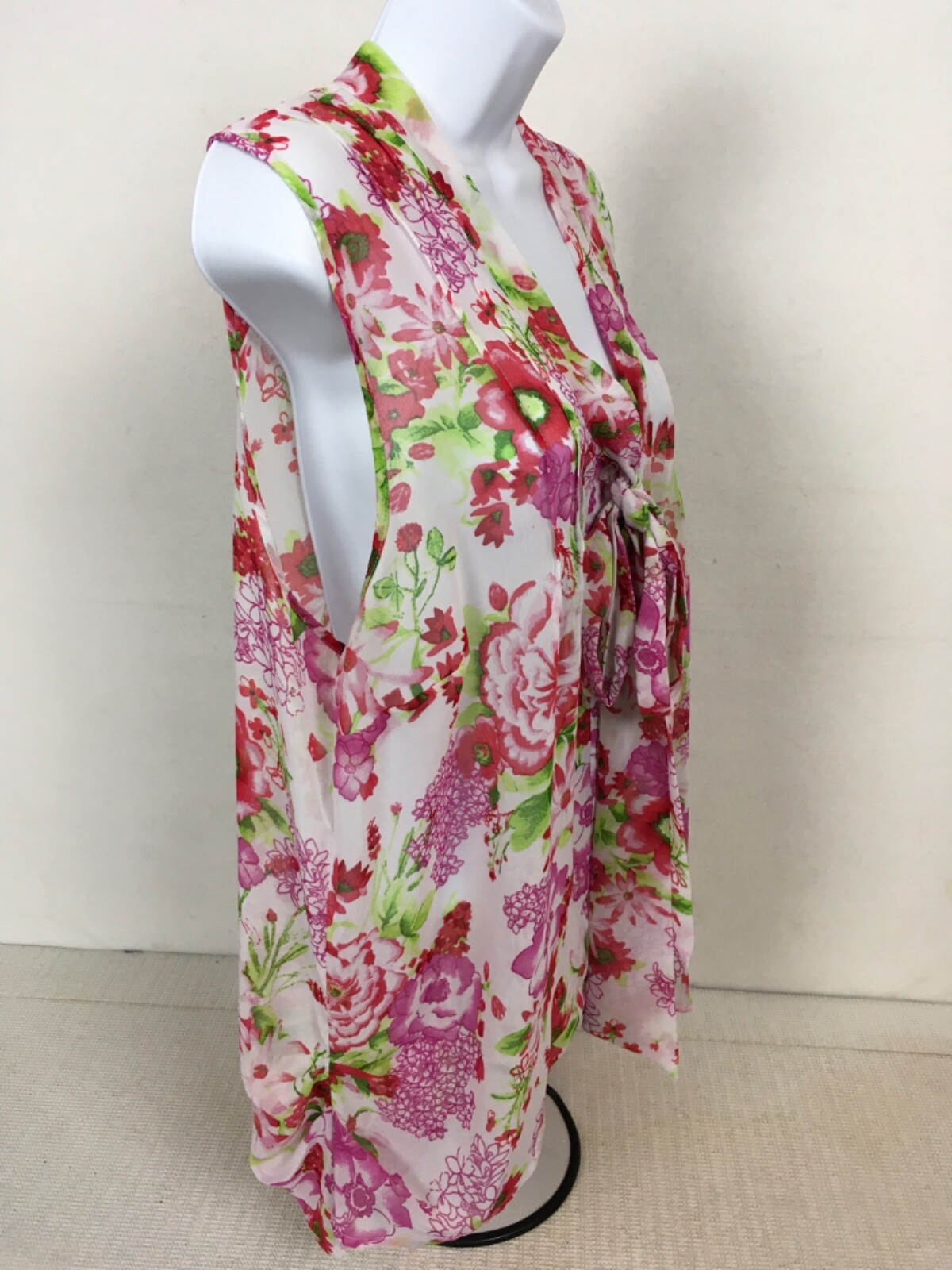 Ambiance Apparel Top Womens Size 1X White w Pink Red Flowers Sheer Sleeveless
