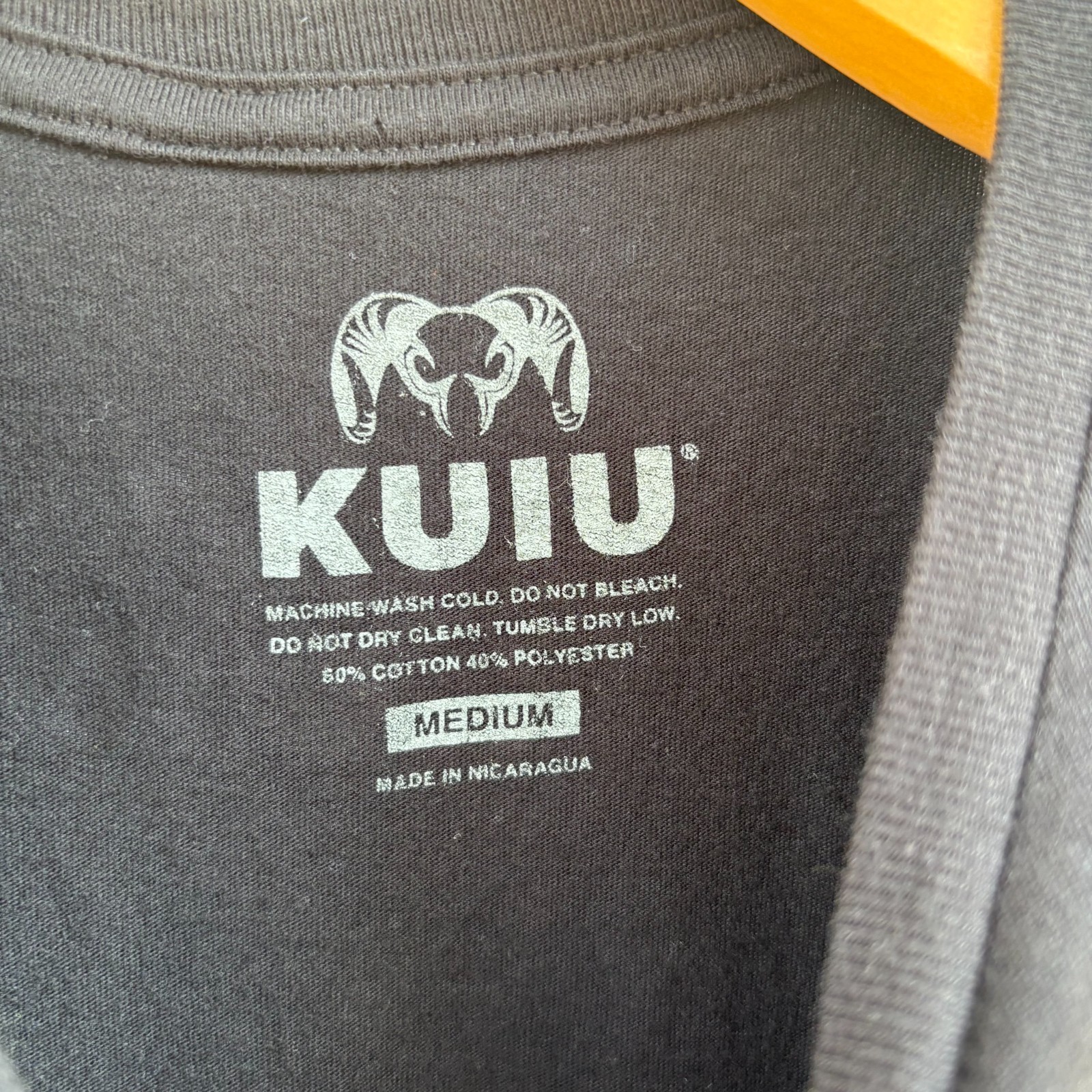 Kuiu Ultralight Hunting T-Shirt Women’s Medium Black Outdoor Comfort Summer Logo