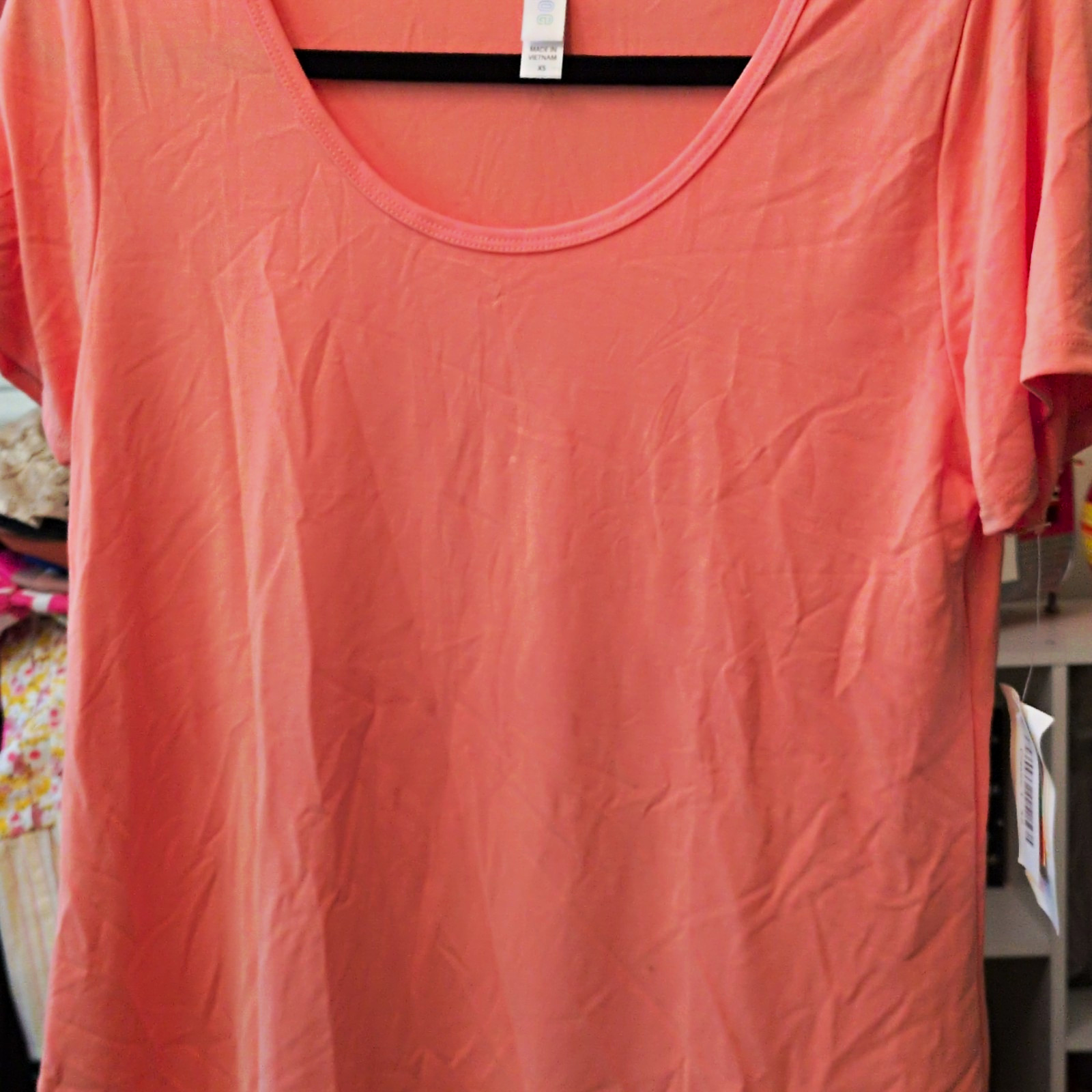 LuLaRoe Ckassic T-Shirt Size XS Coral Solid