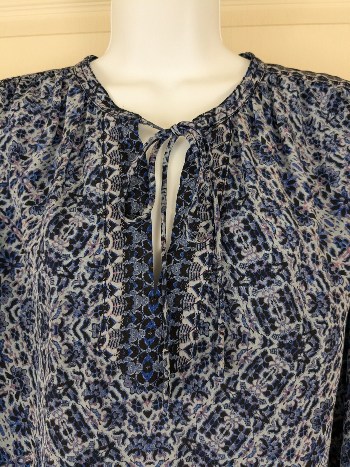 Rebecca Taylor Womens Silk Blouse 6 Blue Floral Shirt Tie Neck Tie Cuffs