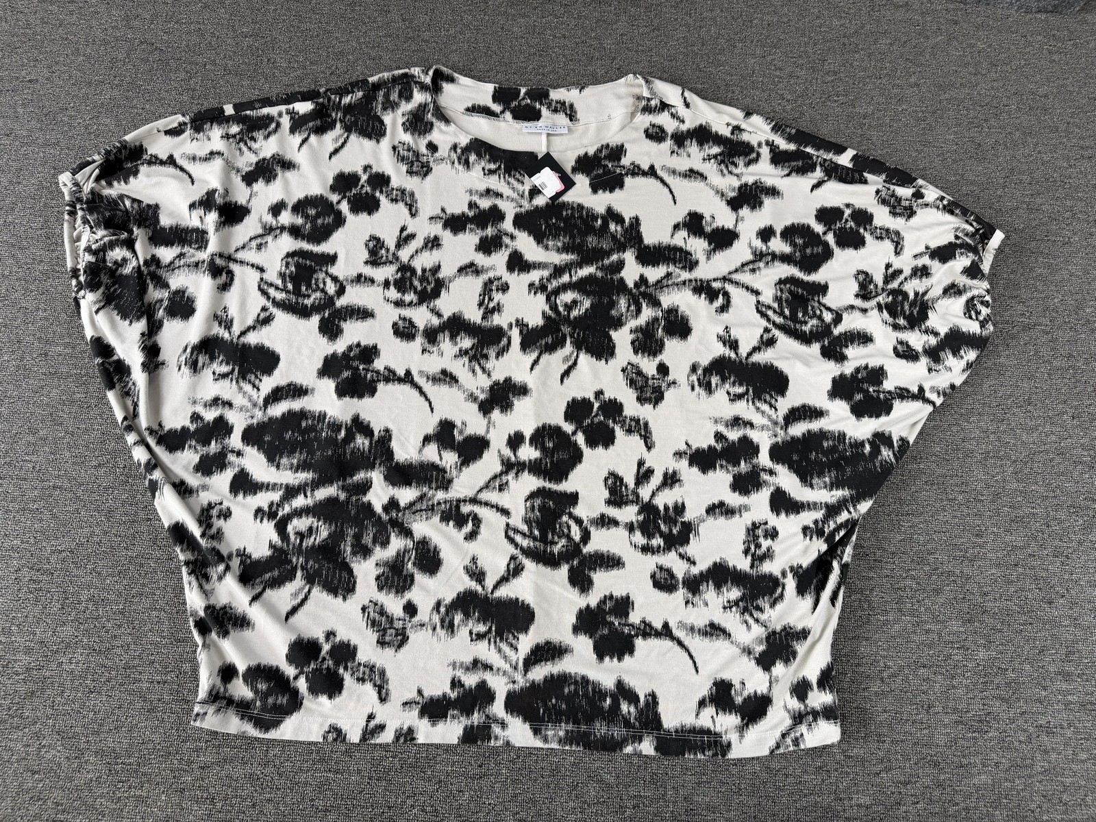 Bryn Walker Shirt Womens Small White Floral Dolman Tunic Stretch Made USA