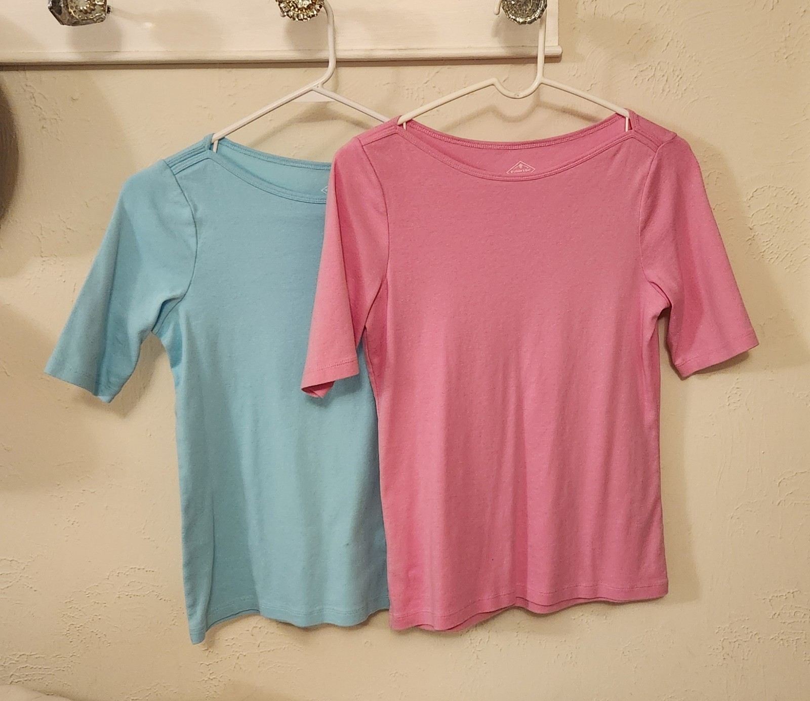 2 ST JOHN’S BAY Pink & Auqa 100% Cotton XS Boatneck Tee Top Size XS like new