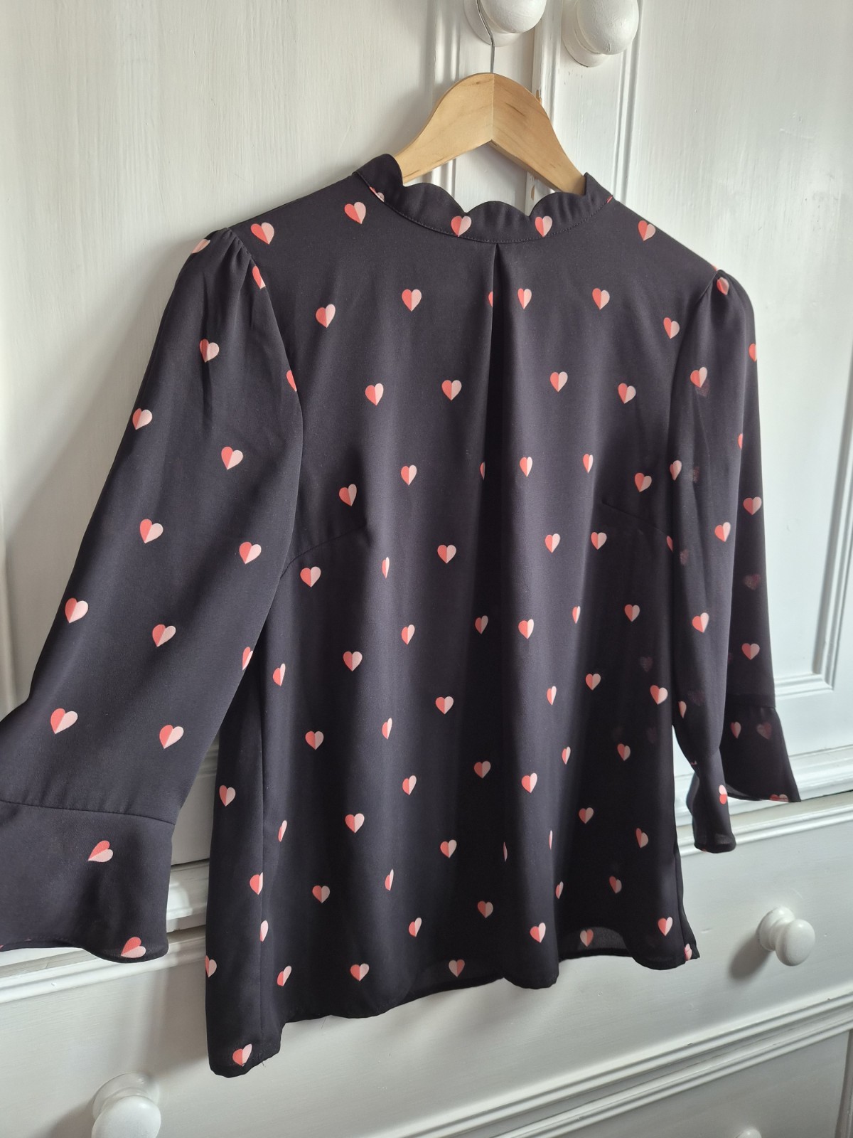 Oasis Black Heart Print Blouse Top Scallop Neck High Neck Flute Sleeve Size 10