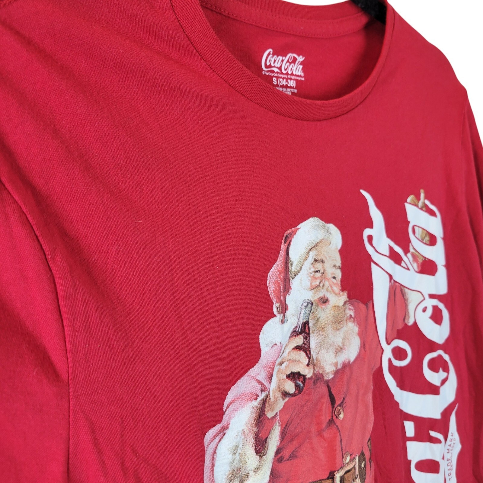 Coca Cola Womens Sz S Red Solid Short Sleeve Santa Claus Graphic T-Shirt
